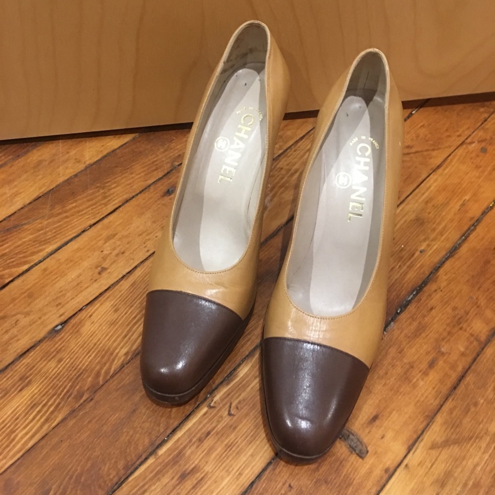 Vintage Chanel pumps sz 40
